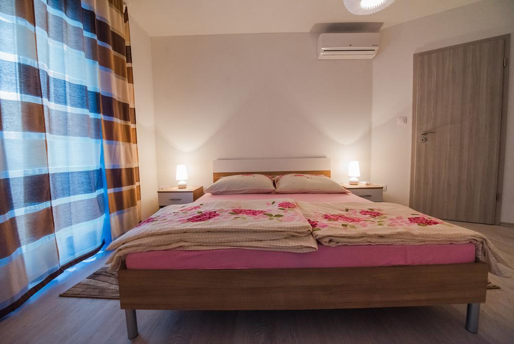 Apartment Grabovac Kaštela Pokoj fotografie