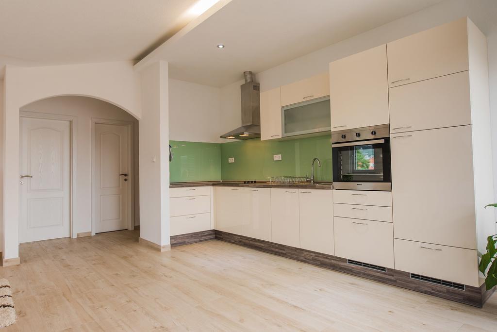Apartment Grabovac Kaštela Pokoj fotografie